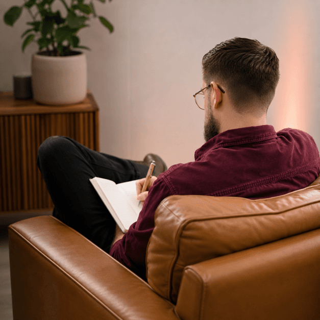 Private online counselling setup for a man living in a rural Australian town